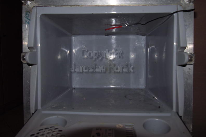 SDIM1395 termostaticke cidlo v lednici.JPG